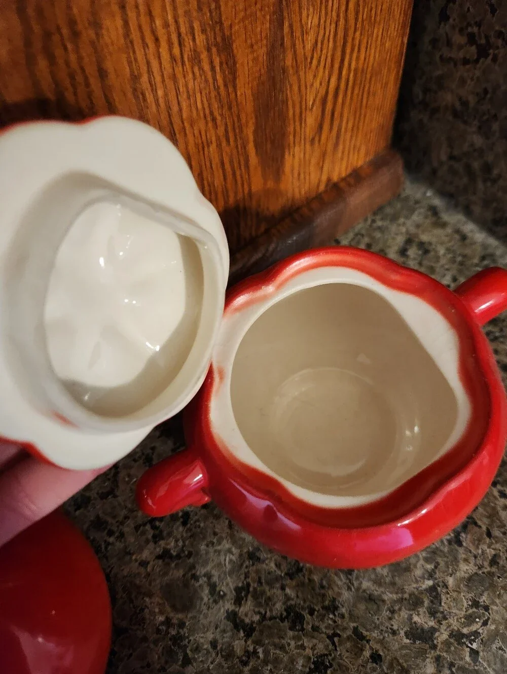 Vtg Tomato Sugar and Creamer Set